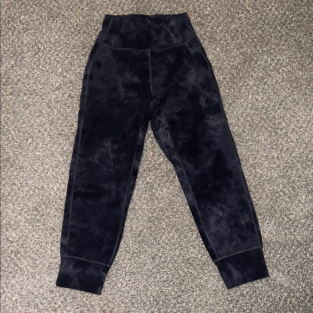 Lululemon align crop joggers. 0